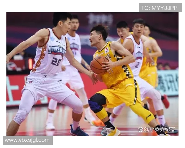 火箭队与雷霆队激战正酣12月26日精彩对决引发球迷热议